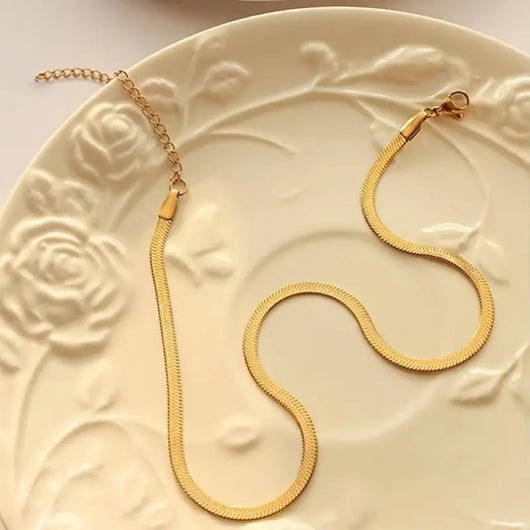 TRYST NECKLACE